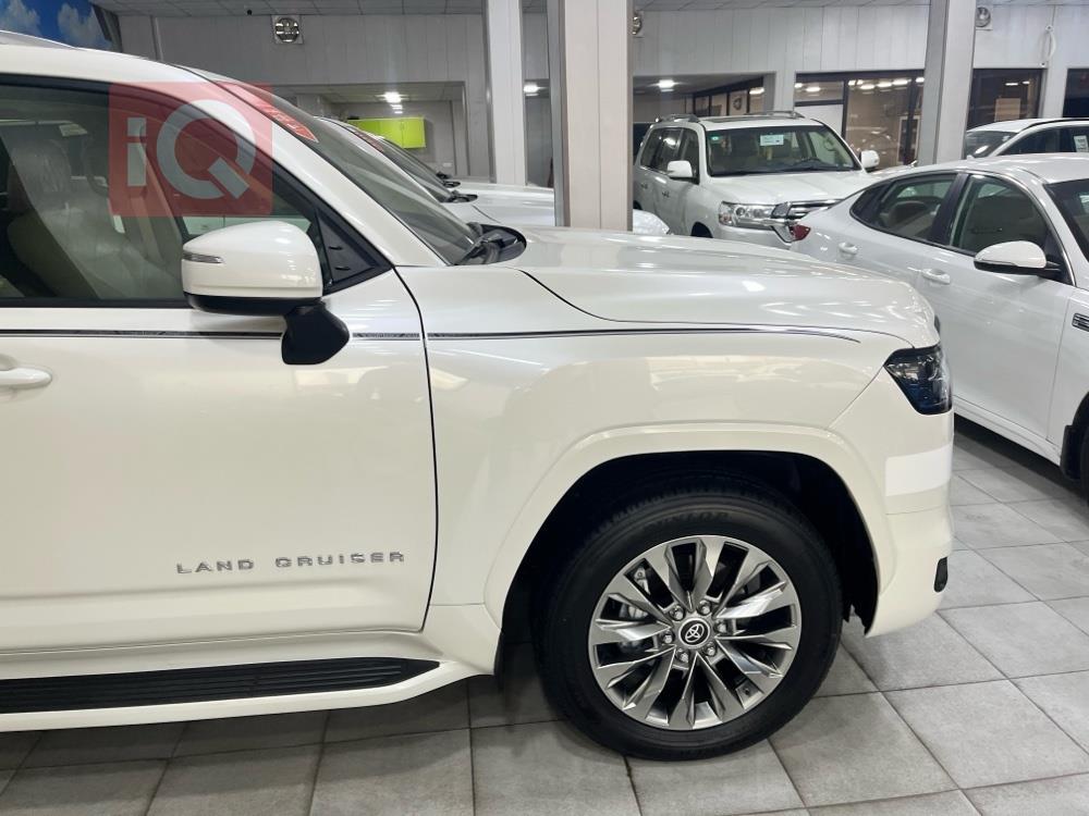 تۆیۆتا لاند کروزەر